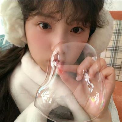 男爵的同桌小女生
